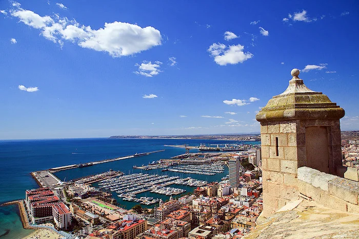 Alicante – Blick auf das Reiseziel