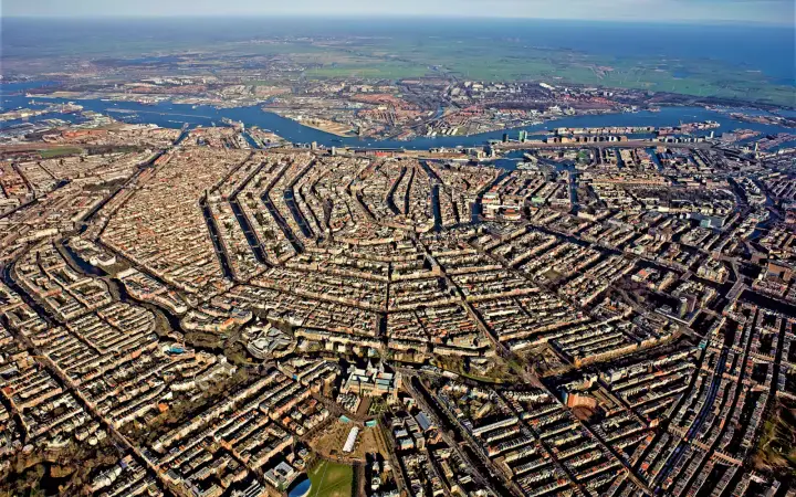 Amsterdam – Blick auf das Reiseziel