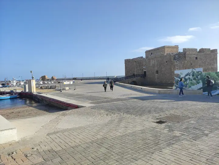 Paphos – Hafenpromenade und mittelalterliches Kastell