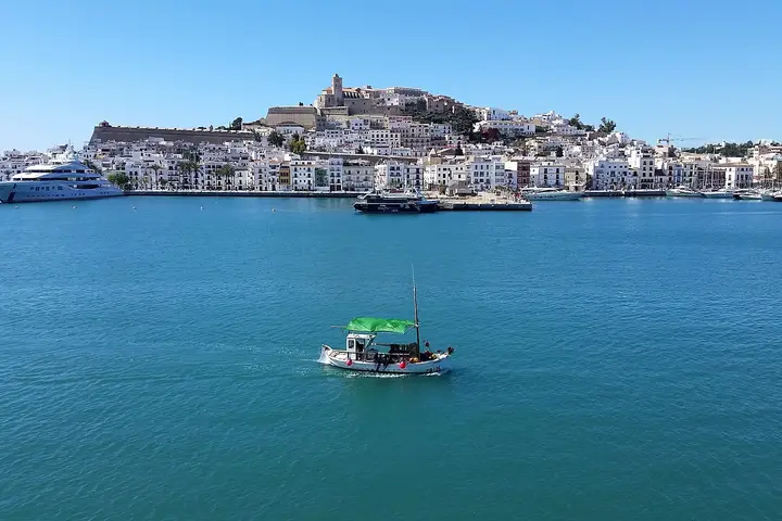 Ibiza – Altstadt Dalt Vila über dem Hafen